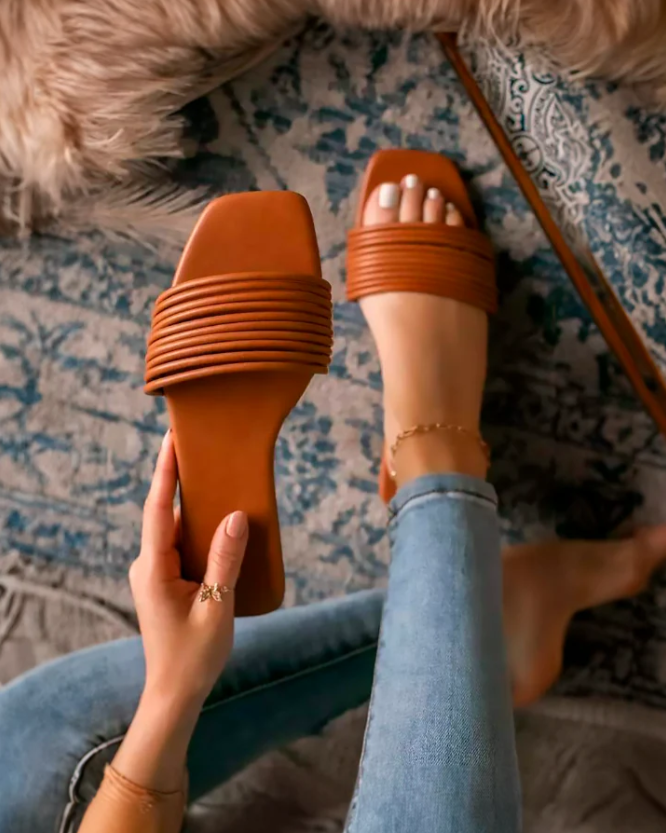 Sandalias Akila