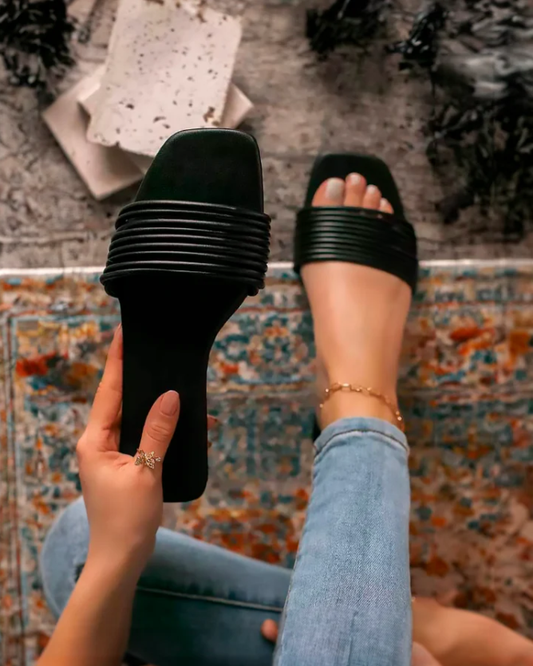 Sandalias Akila